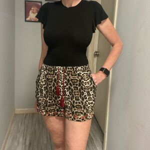 Medium boutique animal print shorts